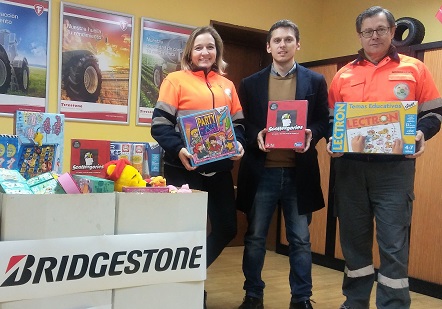 Bridgestone dona juguetes a la Mancomunidad Altamira-Los Valles